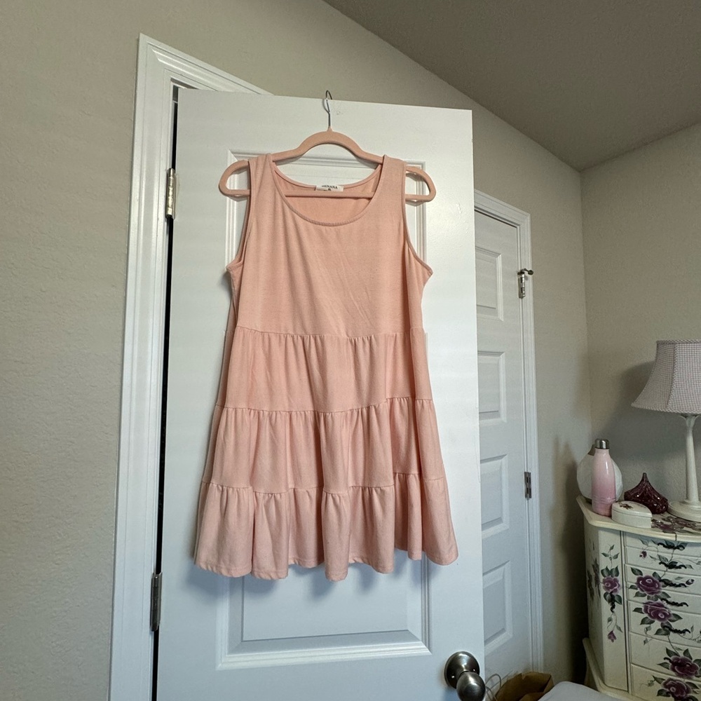 Zenna | Tiered Sleeveless Top in Peach | size: XL